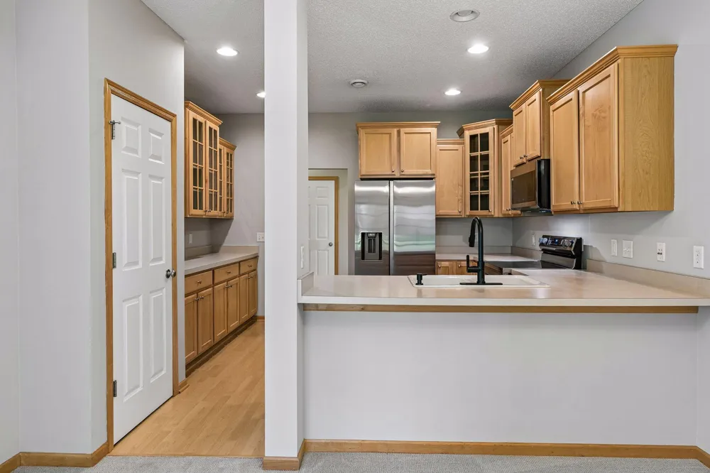 9122 Fox Court Victoria, MN 55386
