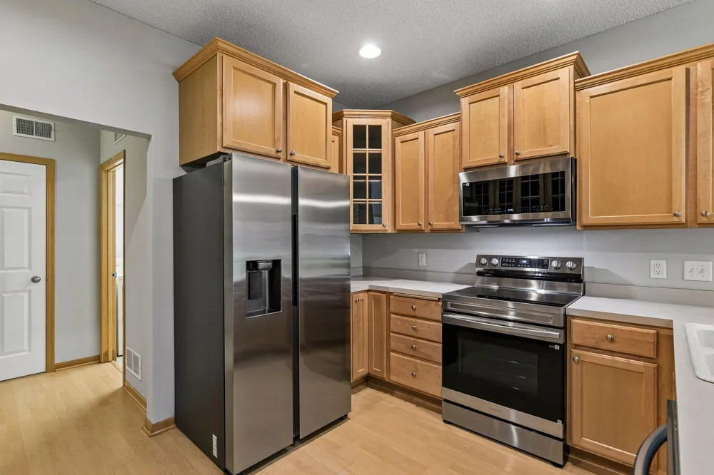 9122 Fox Court Victoria, MN 55386