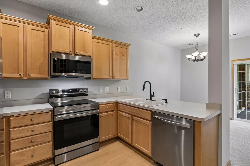 9122 Fox Court Victoria, MN 55386