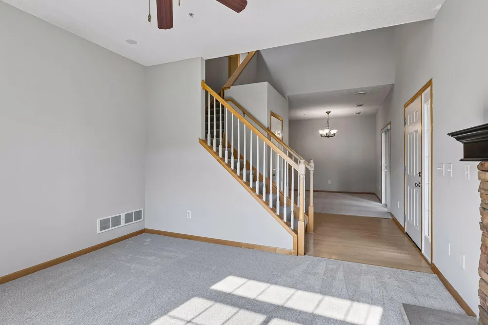 9122 Fox Court Victoria, MN 55386