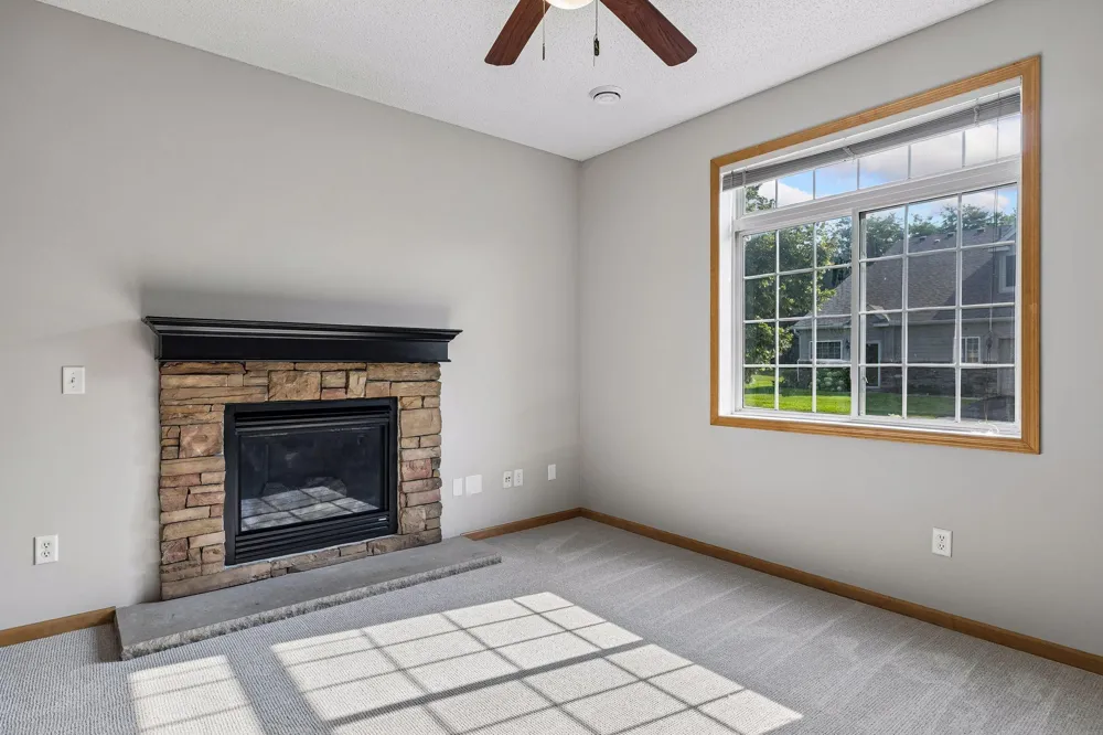 9122 Fox Court Victoria, MN 55386