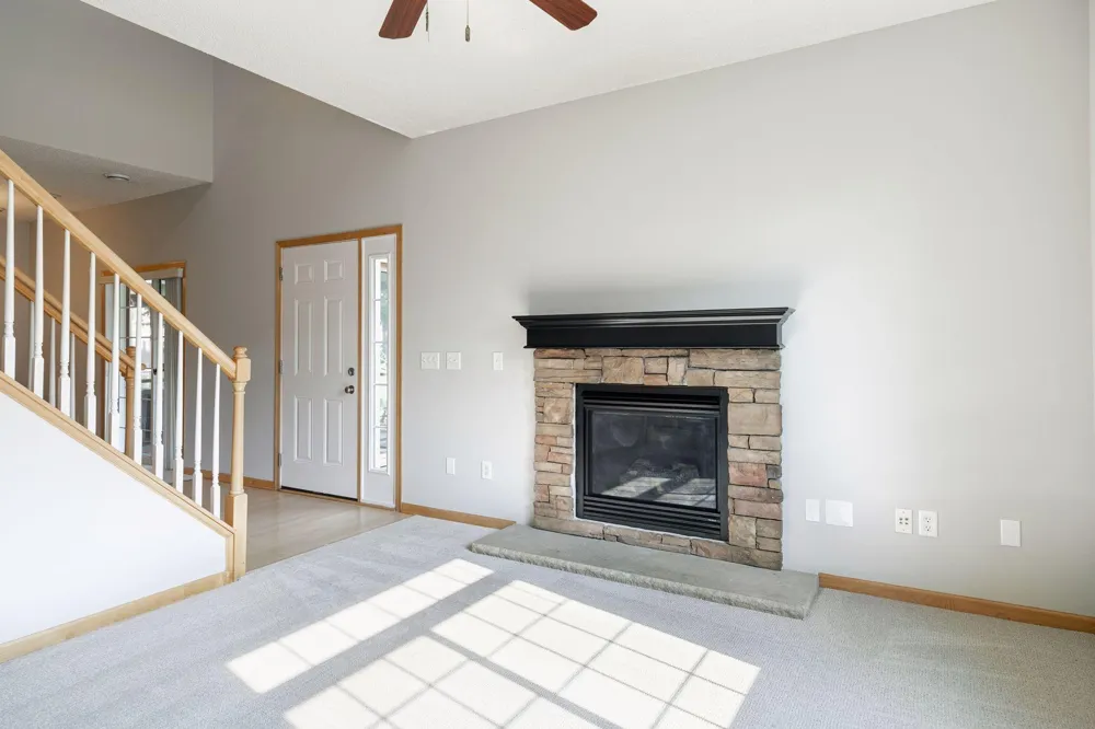 9122 Fox Court Victoria, MN 55386