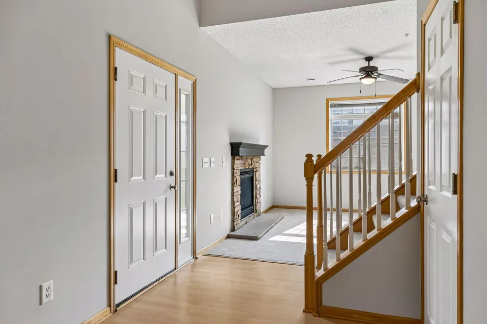 9122 Fox Court Victoria, MN 55386