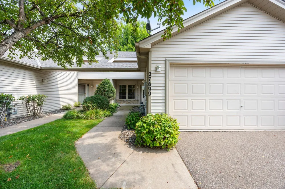 27699 Woodland Drive Chisago City, MN 55013