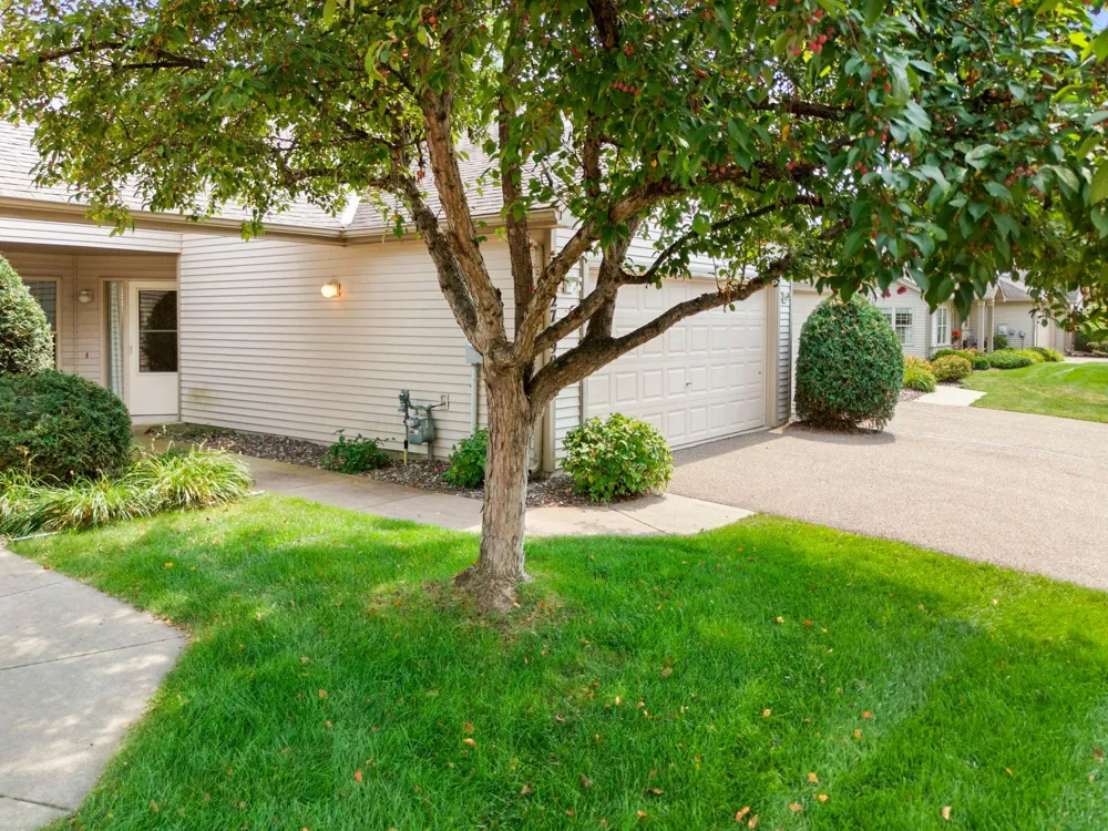 27699 Woodland Drive Chisago City, MN 55013