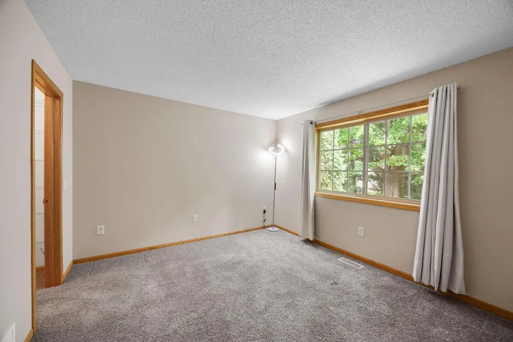 27699 Woodland Drive Chisago City, MN 55013