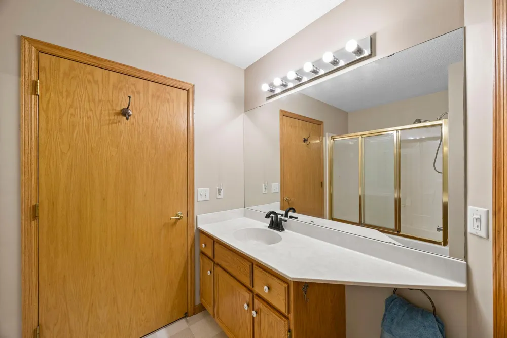 27699 Woodland Drive Chisago City, MN 55013