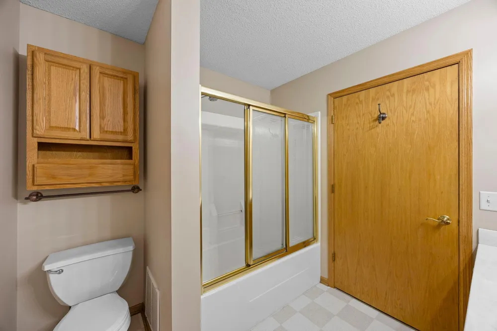 27699 Woodland Drive Chisago City, MN 55013