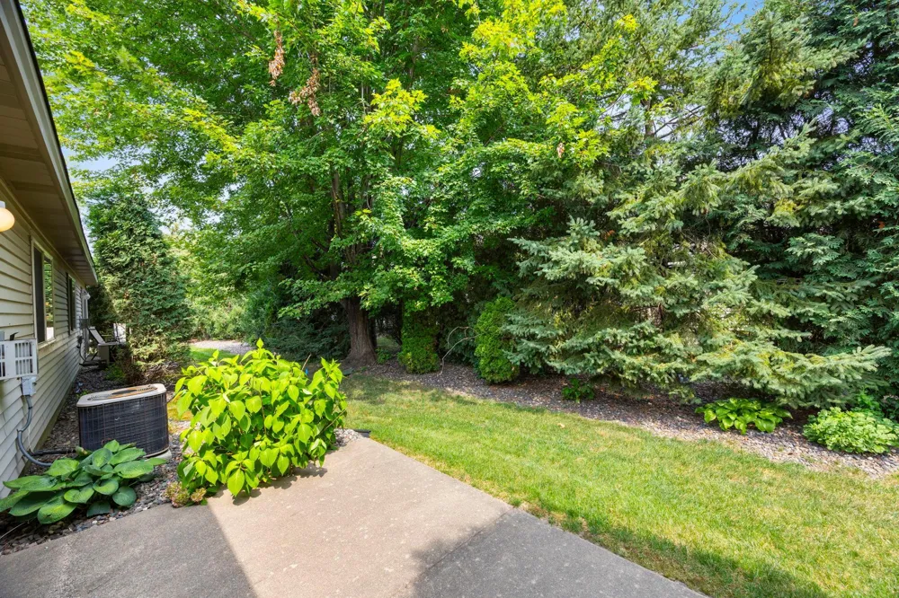 27699 Woodland Drive Chisago City, MN 55013