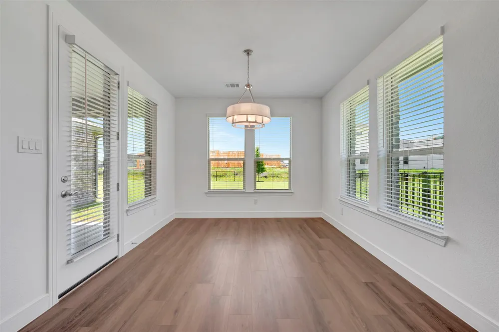 912 Wood Duck Court Heath, TX 75126