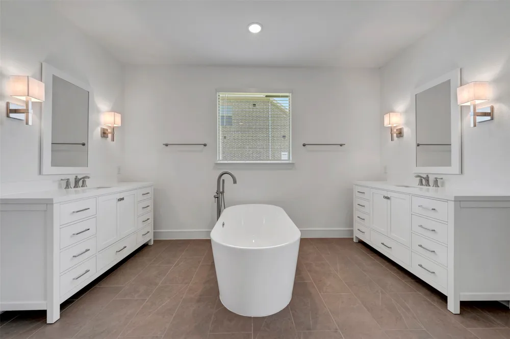 912 Wood Duck Court Heath, TX 75126