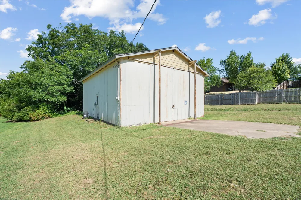 1712 Madison Street Weatherford, TX 76086