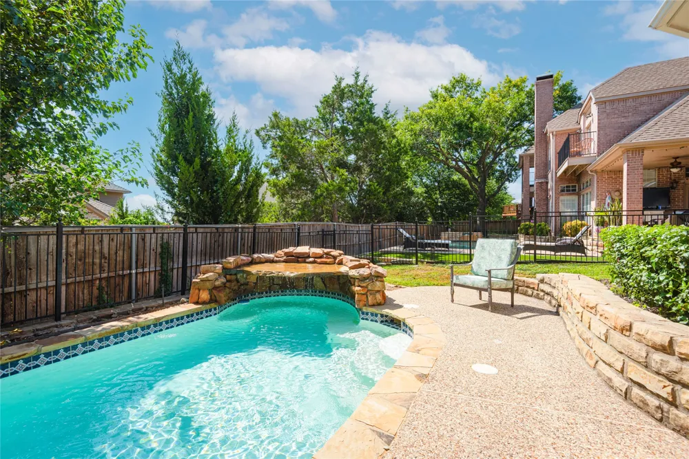 909 Hills Creek Drive McKinney, TX 75072