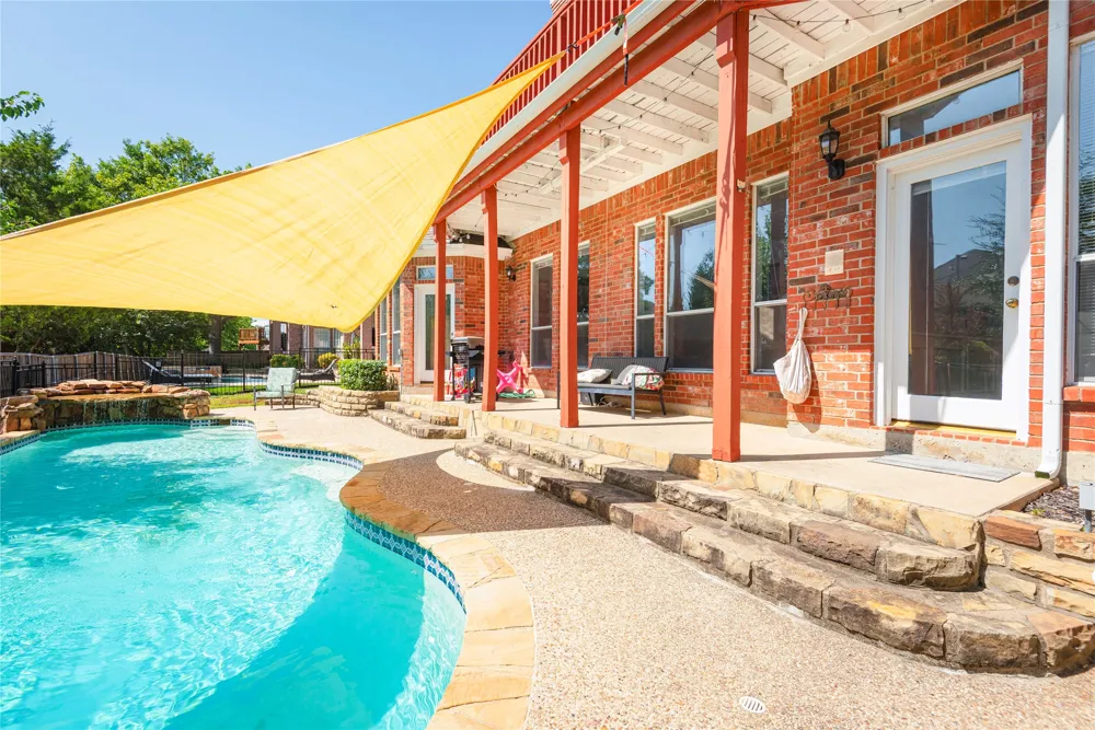 909 Hills Creek Drive McKinney, TX 75072