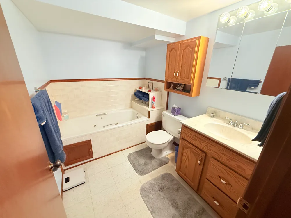 2055 English Street Maplewood, MN 55109