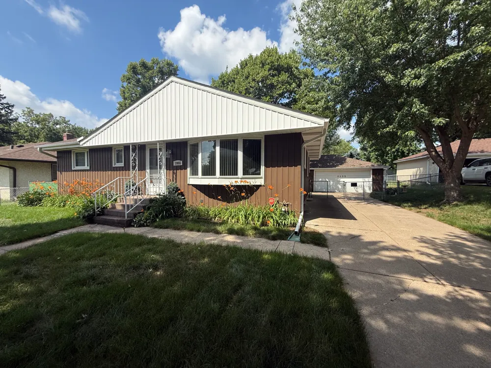 2055 English Street Maplewood, MN 55109