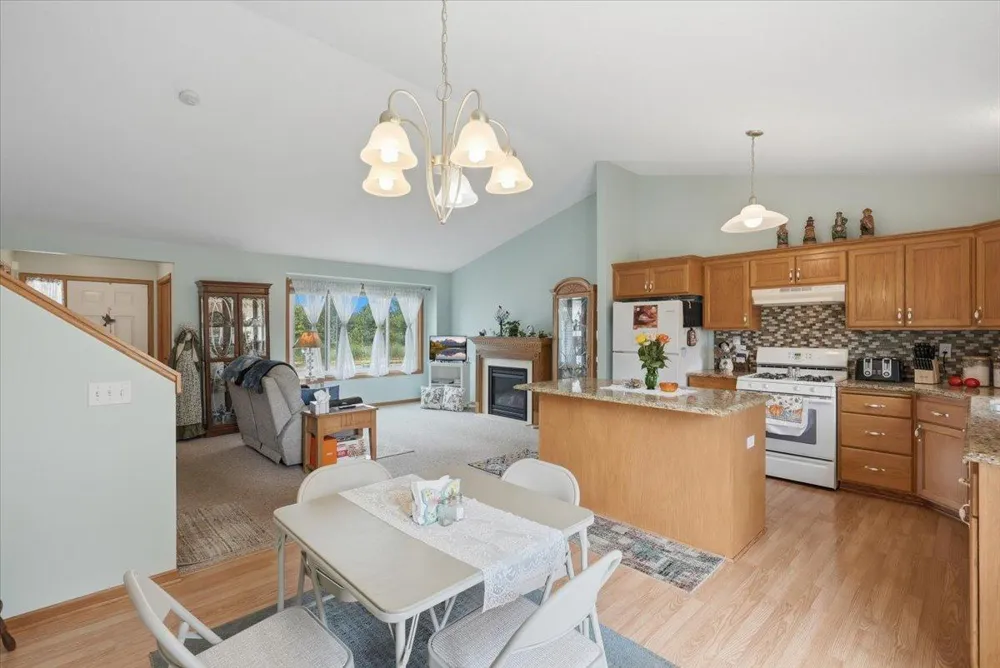 1348 Mallard Lane New Richmond, WI 54017