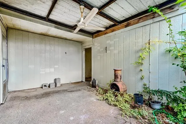 537 Longmeadow Street Beaumont, TX 77707