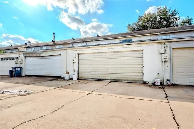 537 Longmeadow Street Beaumont, TX 77707