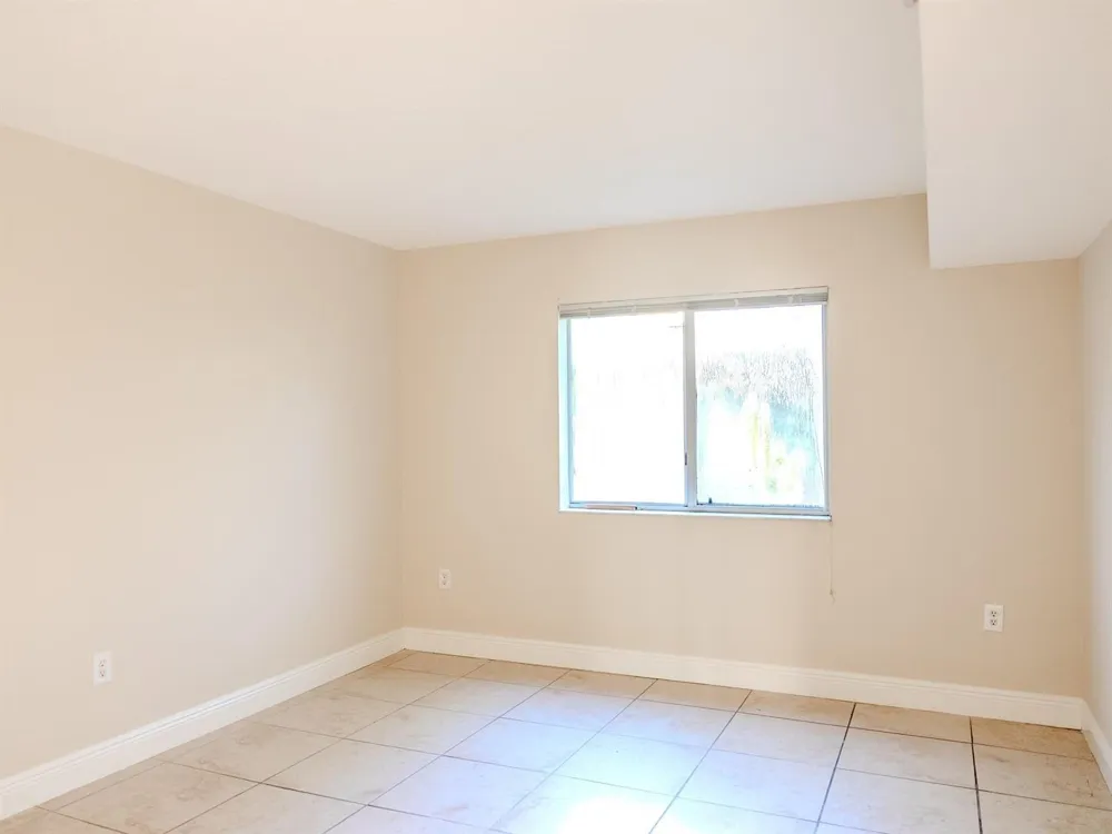 4785 SW 62ND AVENUE #102 Davie, FL 33314