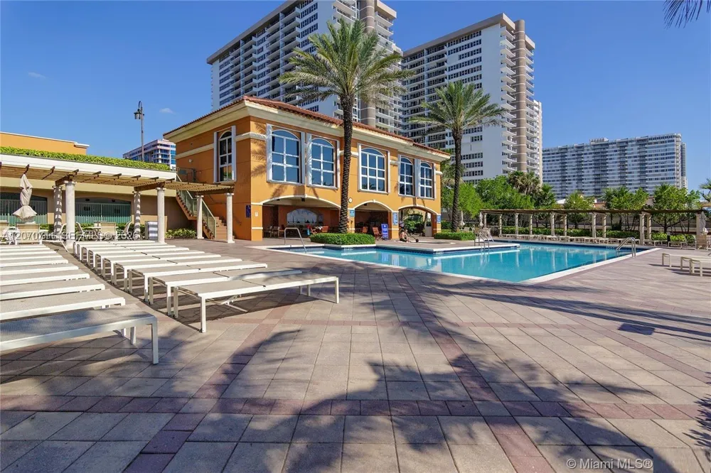 2080 S Ocean Dr #MPH09 Hallandale Beach, FL 33009