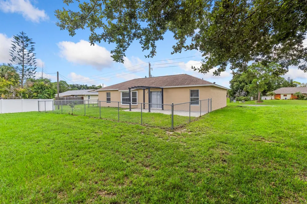 717 Tulip Drive Sebastian, FL 32958
