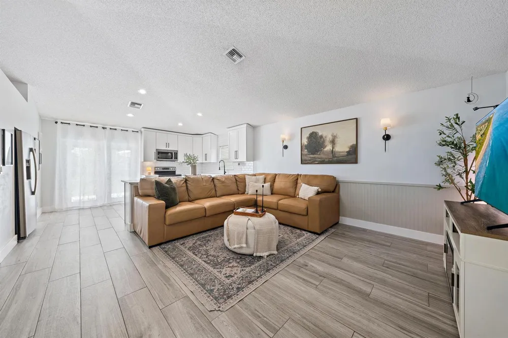 5483 Club Circle Haverhill, FL 33415