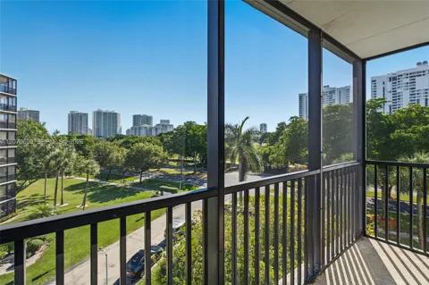 3401 Country Club Dr #519