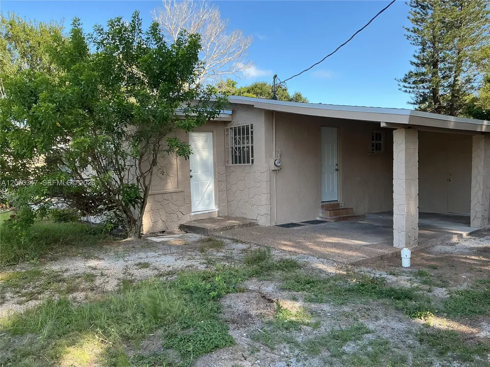 2605 Avenue F Fort Pierce, FL 34947