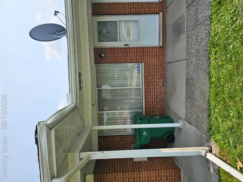 22444 Kelly Road #3 Eastpointe City, MI 48021