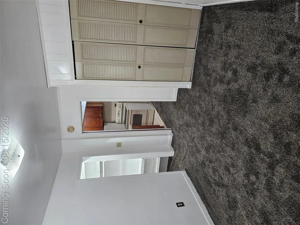 22444 Kelly Road #3 Eastpointe City, MI 48021
