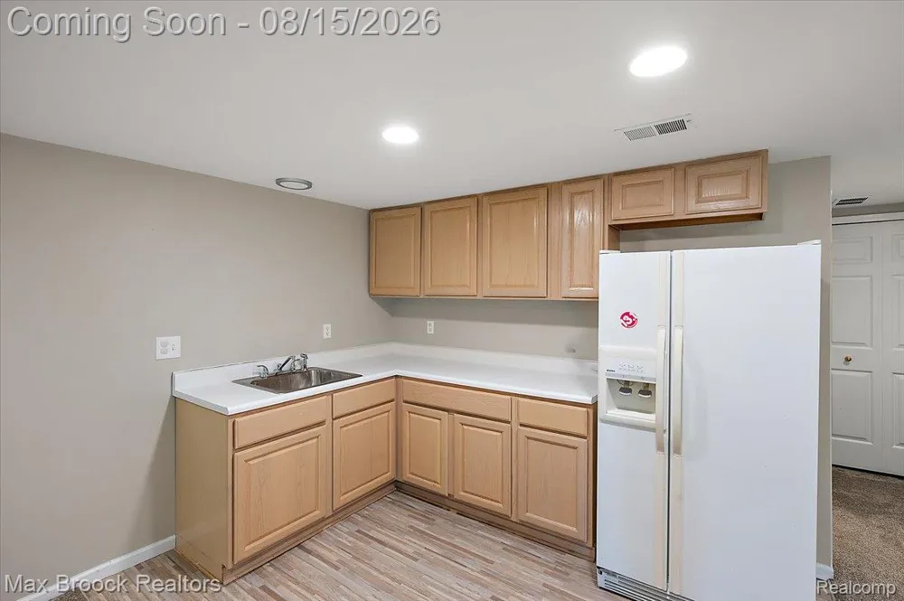 24435 Nantucket Drive Novi City, MI 48374