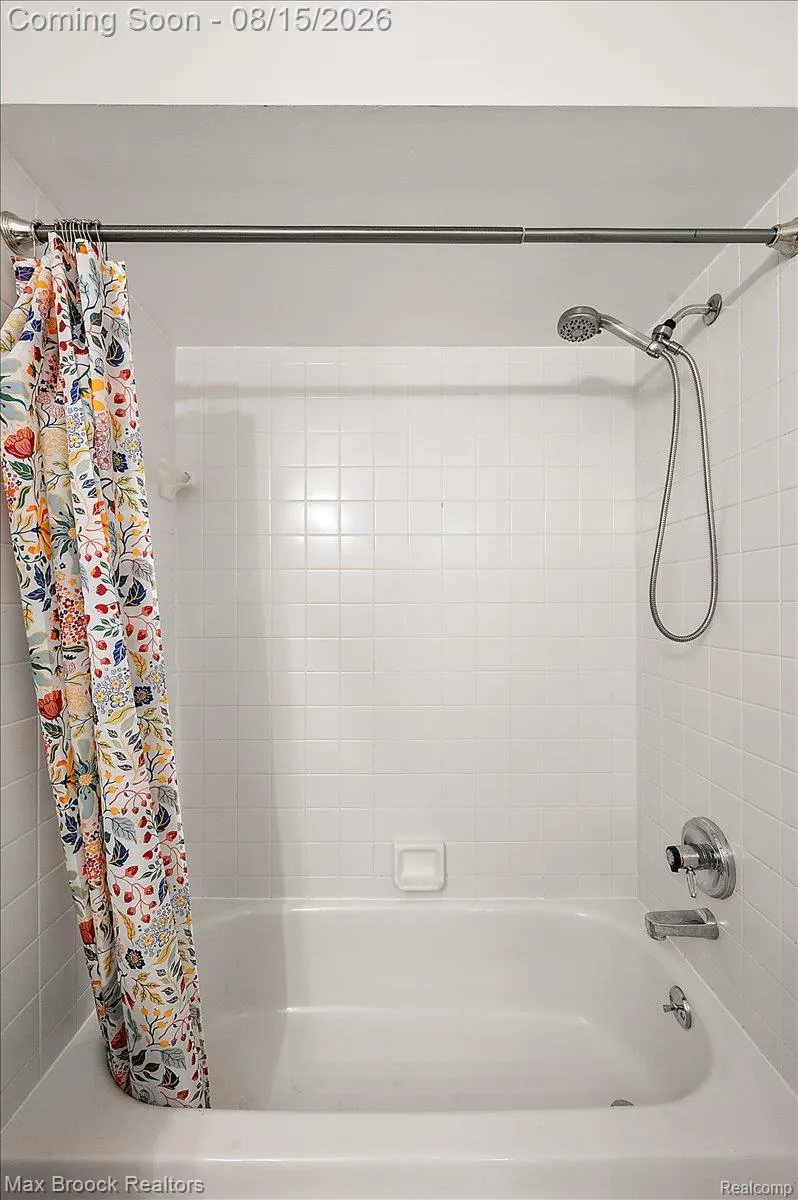 24435 Nantucket Drive Novi City, MI 48374
