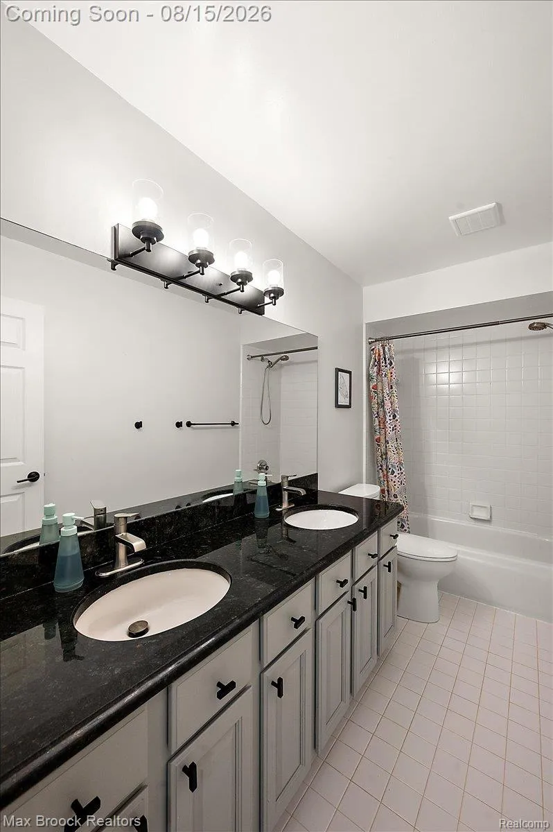 24435 Nantucket Drive Novi City, MI 48374