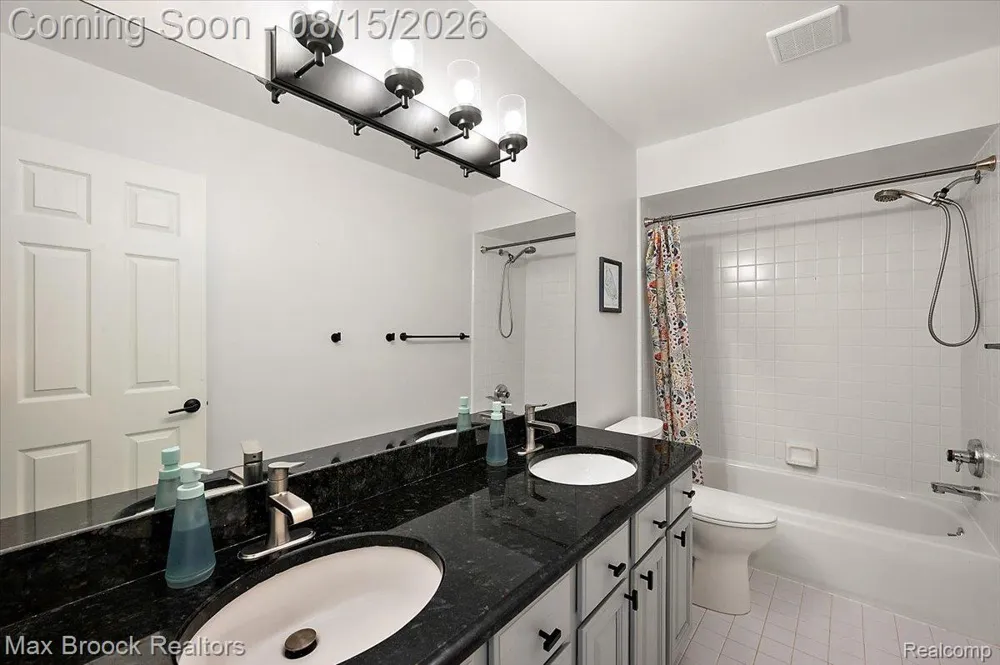 24435 Nantucket Drive Novi City, MI 48374
