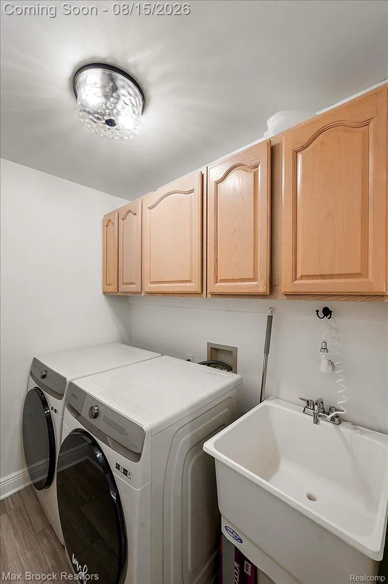24435 Nantucket Drive Novi City, MI 48374