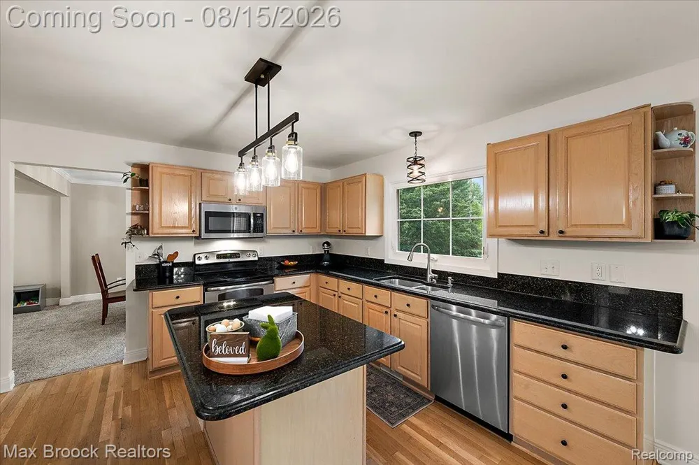 24435 Nantucket Drive Novi City, MI 48374