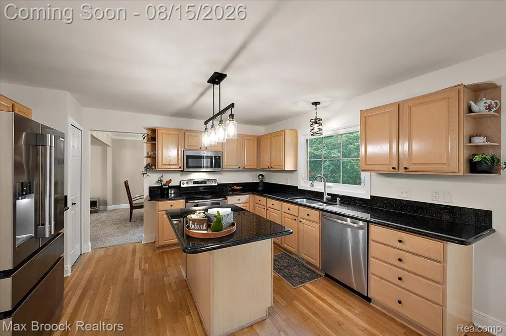 24435 Nantucket Drive Novi City, MI 48374