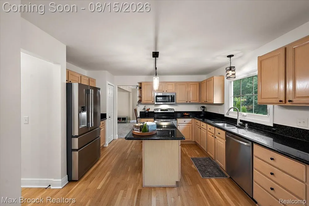 24435 Nantucket Drive Novi City, MI 48374