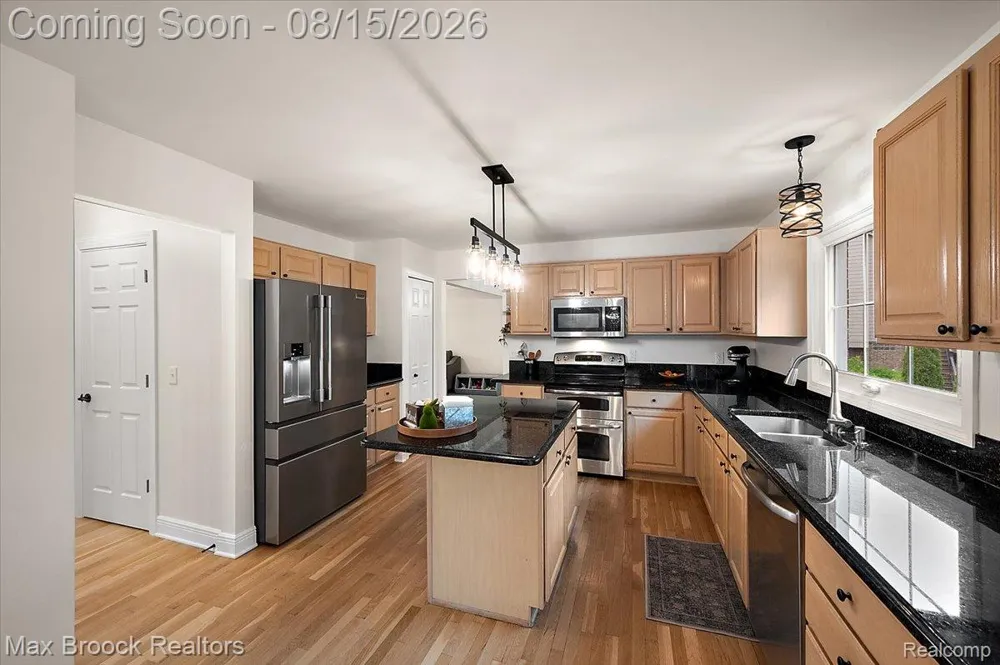 24435 Nantucket Drive Novi City, MI 48374