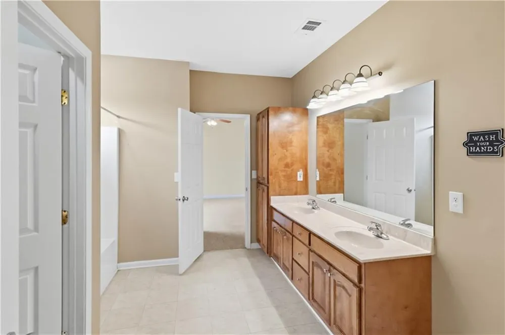 132 Hidden Creek Circle Lizella, GA 31052