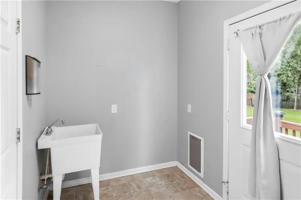132 Hidden Creek Circle Lizella, GA 31052