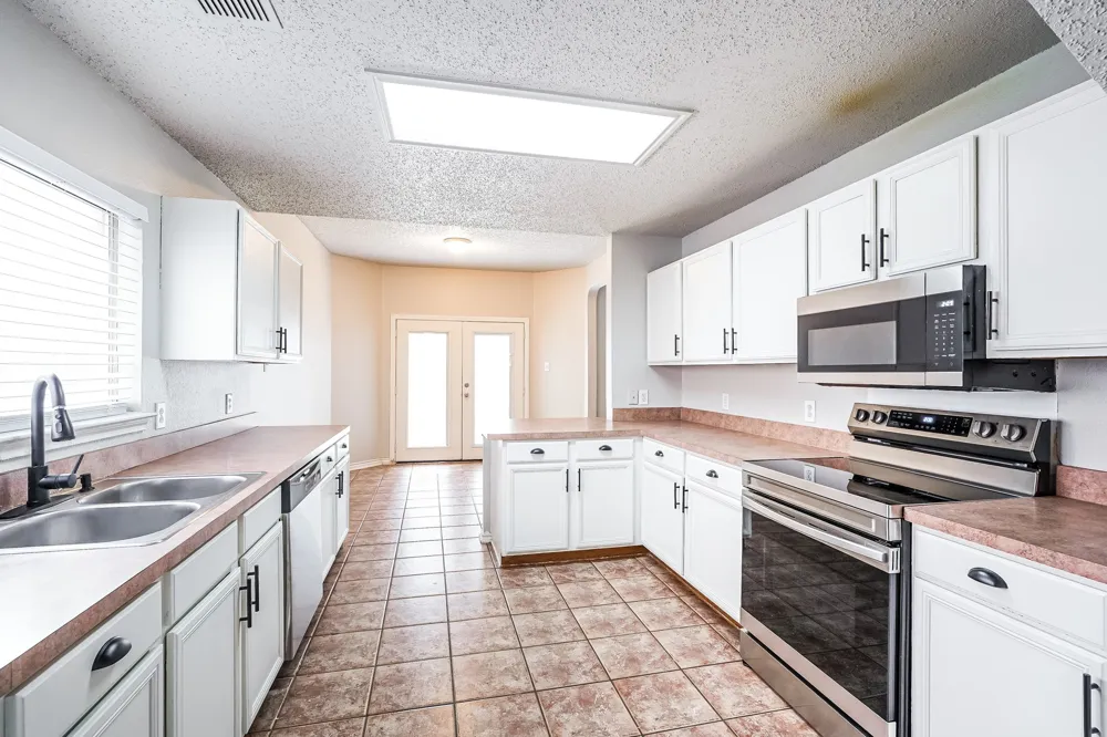 5293 Chessie Circle Haltom City, TX 76137