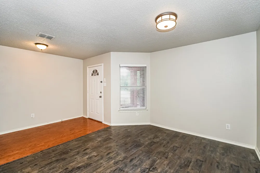 5293 Chessie Circle Haltom City, TX 76137