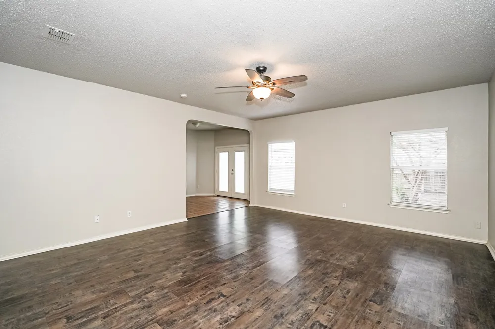 5293 Chessie Circle Haltom City, TX 76137