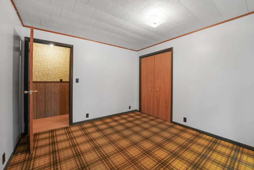 21 High Lake Road East Bay Township, MI 49696
