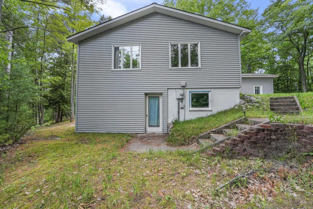 21 High Lake Road East Bay Township, MI 49696