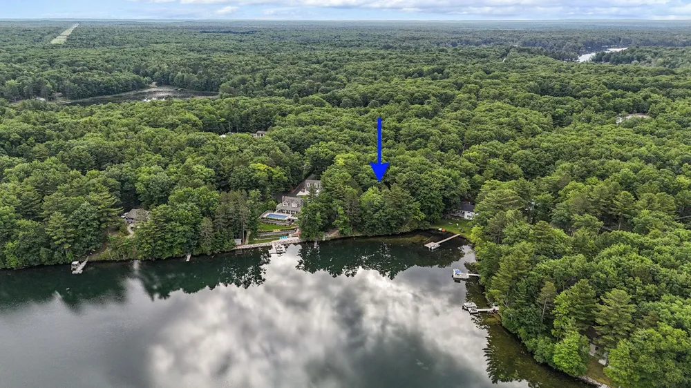 21 High Lake Road East Bay Township, MI 49696
