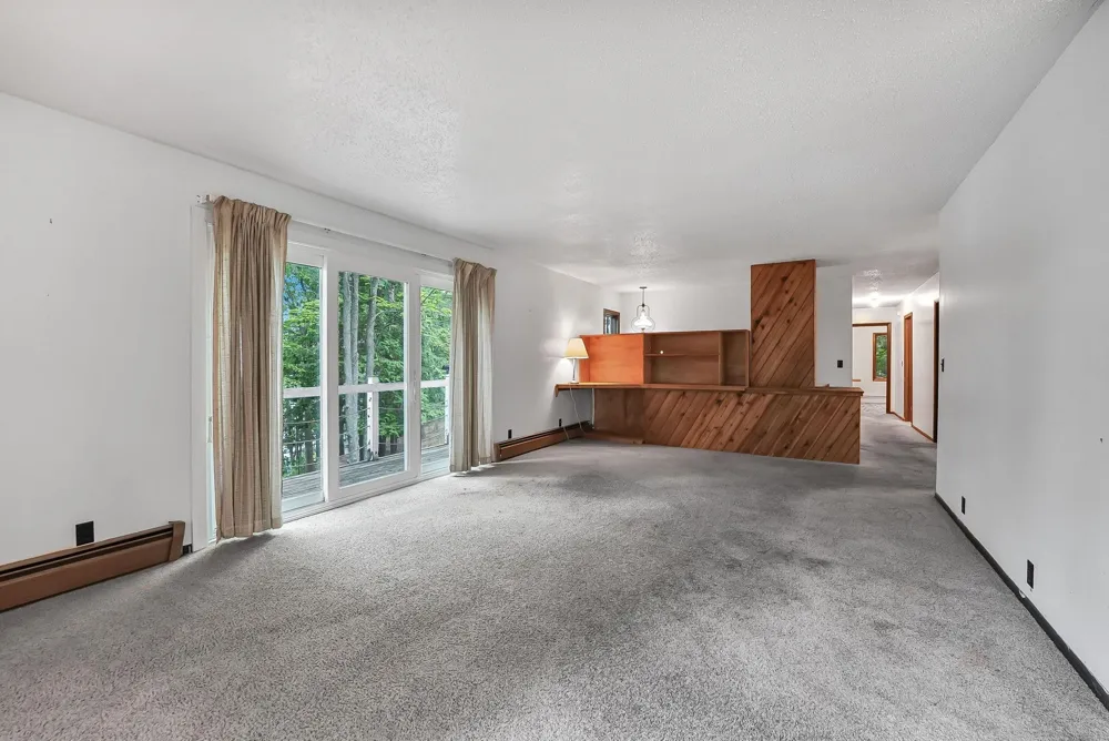 21 High Lake Road East Bay Township, MI 49696