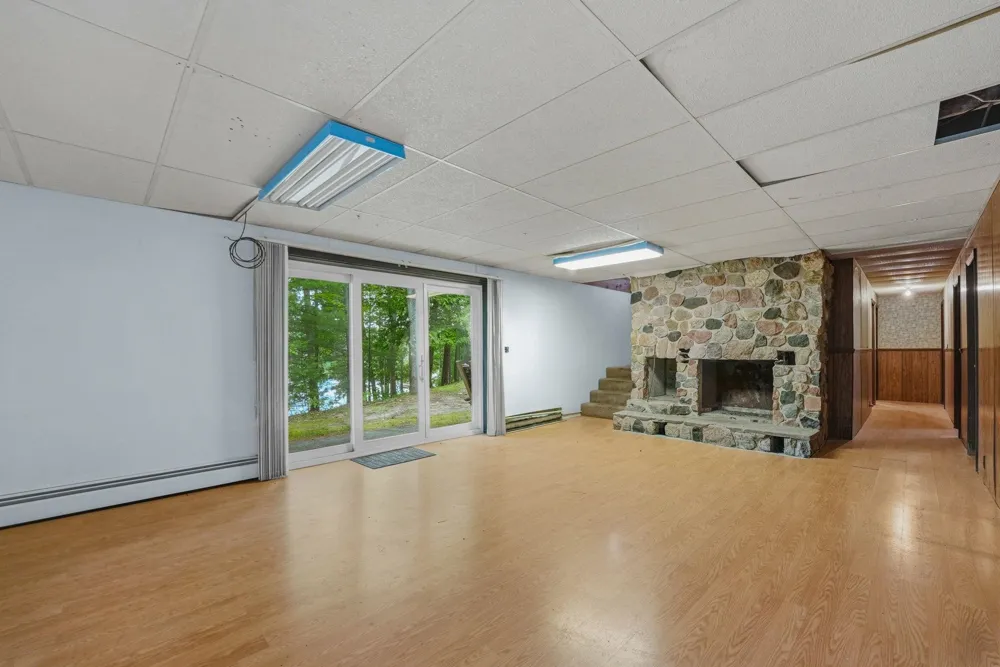 21 High Lake Road East Bay Township, MI 49696